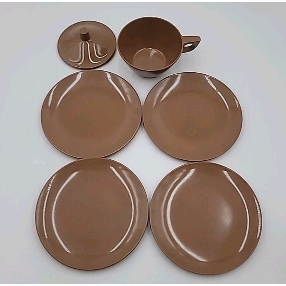 6pc VTG 6" Melamine Plates G7  Plates Brown Cup And Sugar Bowl Lid Melmac